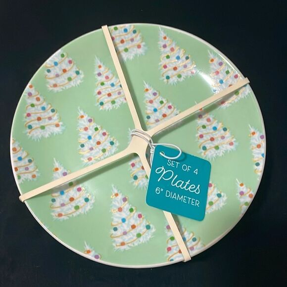 New Eccolo Casey Krimmel green white Christmas tree set of 4 6” diameter plates - Picture 4 of 8